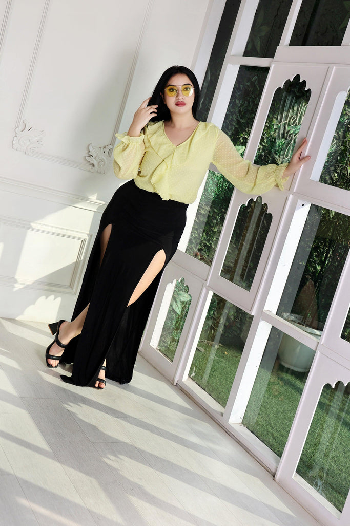 Model wearing Polyster Chiffon Top with Pattern type: Solid-6