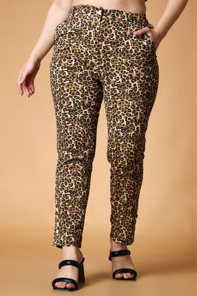 Model wearing Cotton Poplin Pant with Pattern type: Animal-5