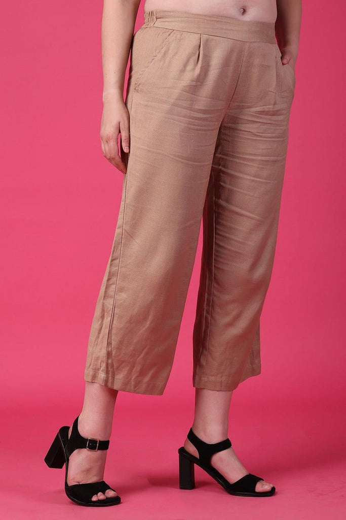 Model wearing Cotton Pant with Pattern type: Solid-3