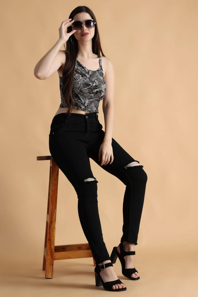 Model wearing Polyester Elastane Crop Top with Pattern type: Abstract -6