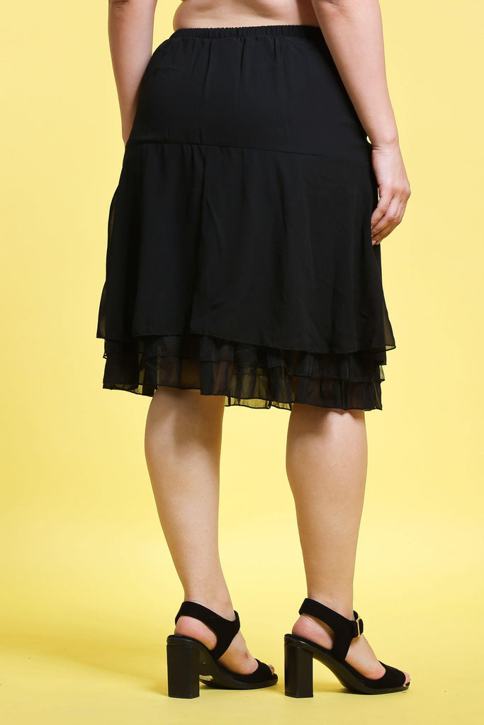 Model wearing Polyster Georgette Midi Skirt with Pattern type: Solid-4