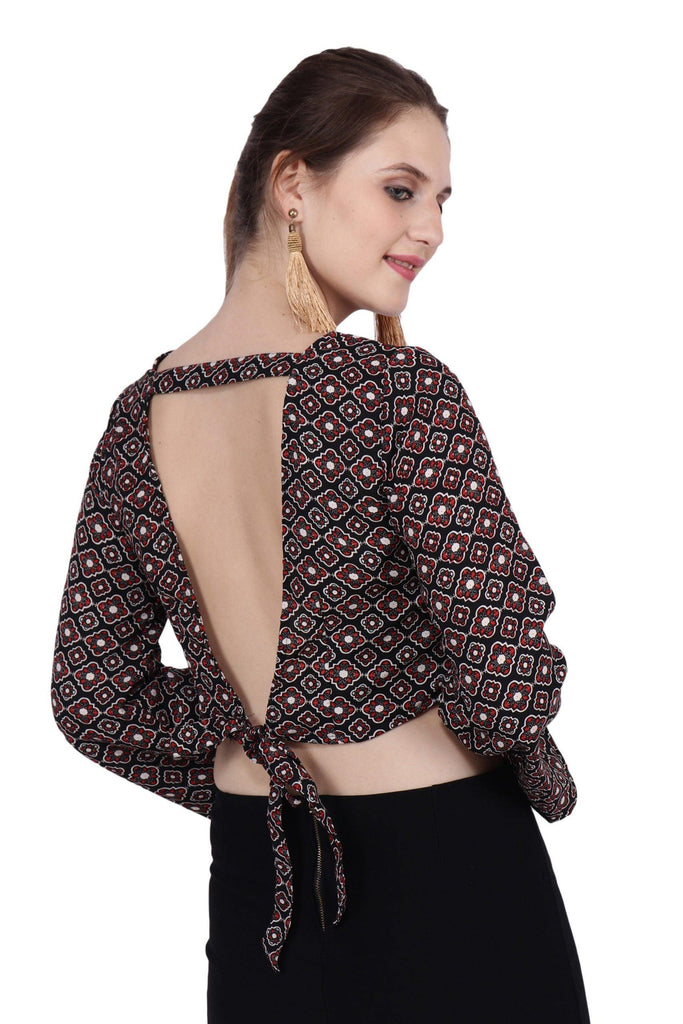 Model wearing Polyster Georgette Crop Top with Pattern type: Graphic-1