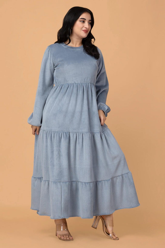 Model wearing Variegated rib Maxi Dress with Pattern type: Solid-4