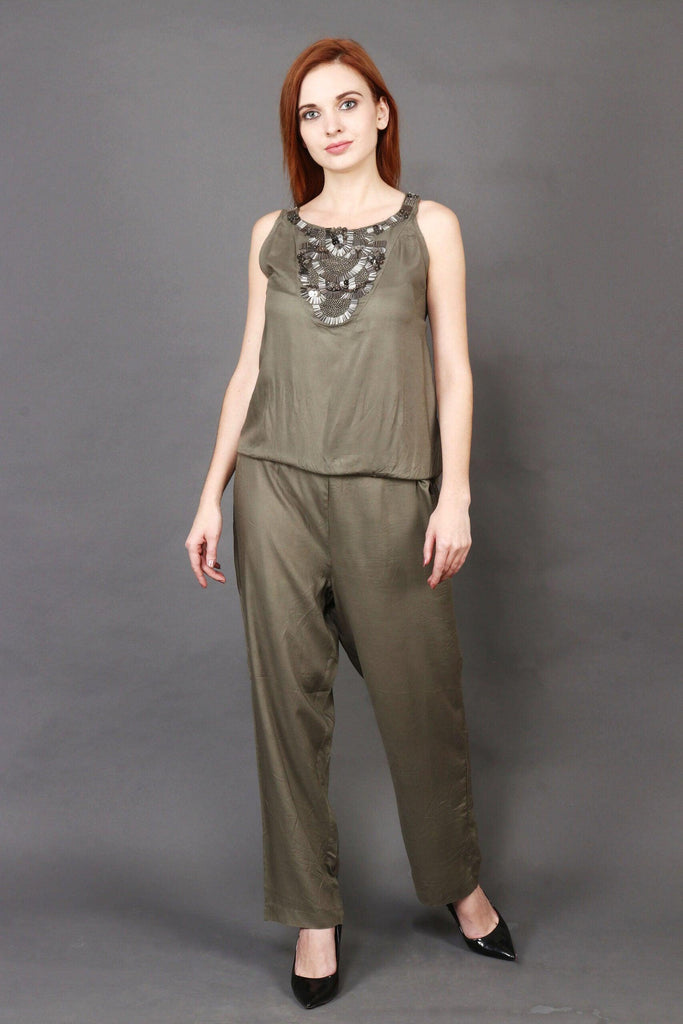 Model wearing Rayon Jumpsuit with Pattern type: Solid-6