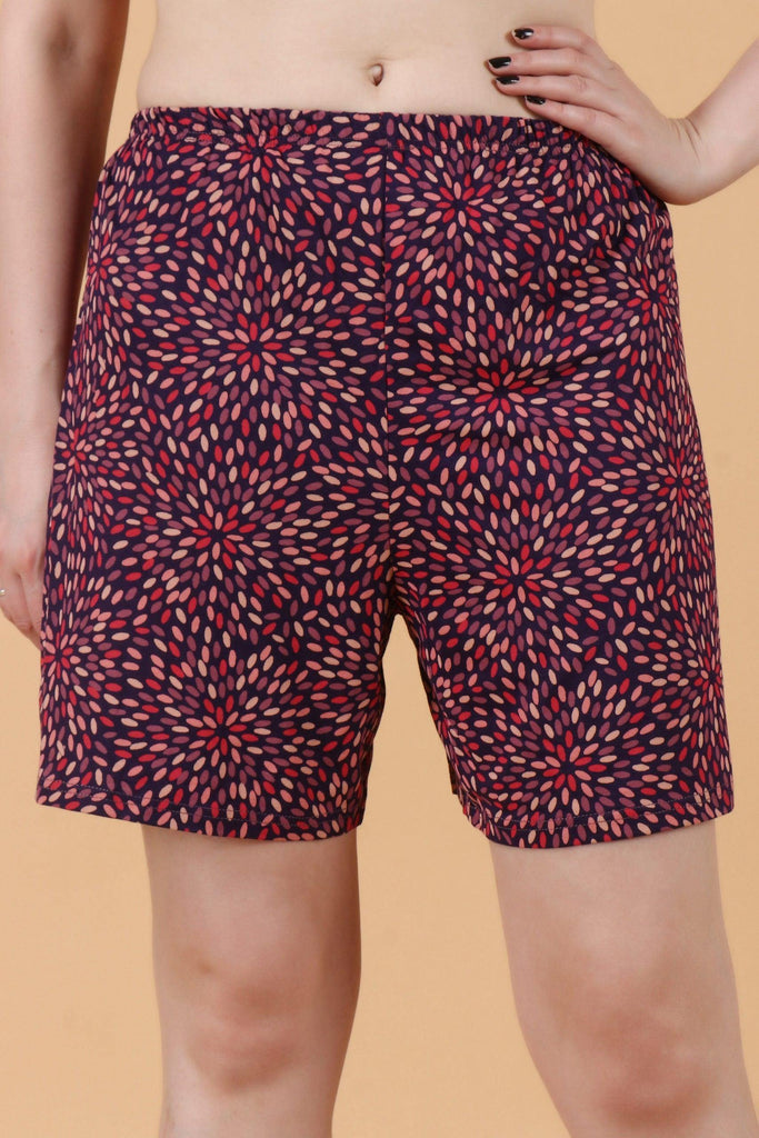 Model wearing Cotton Lycra Shorts with Pattern type: Rice-1