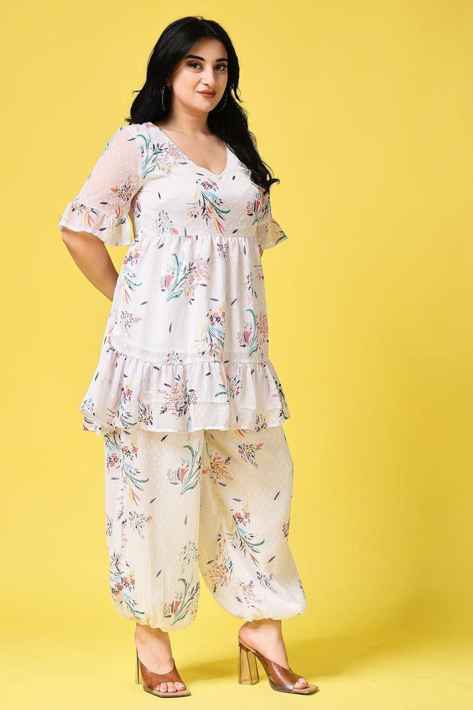 Model wearing Polyster Chiffon Co-ord Set with Pattern type: Floral-4