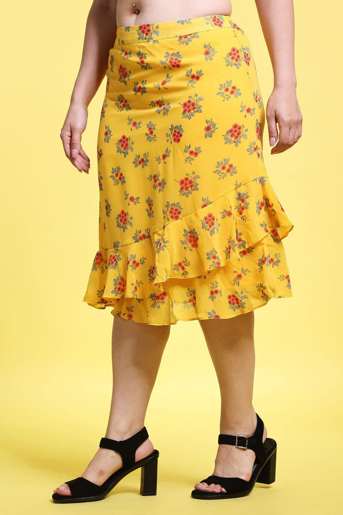 Model wearing Polyster Georgette Midi Skirt with Pattern type: Floral-3