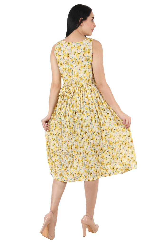 Model wearing Polyester Midi Dress with Pattern type: Floral-3