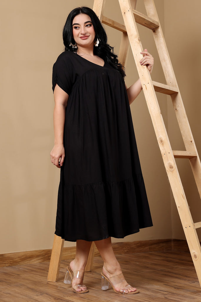 Model wearing Rayon Midi Dress with Pattern type: Solid-10