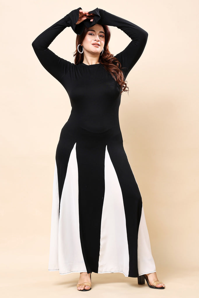 Model wearing Cotton Blended Maxi Dress with Pattern type: Solid-4