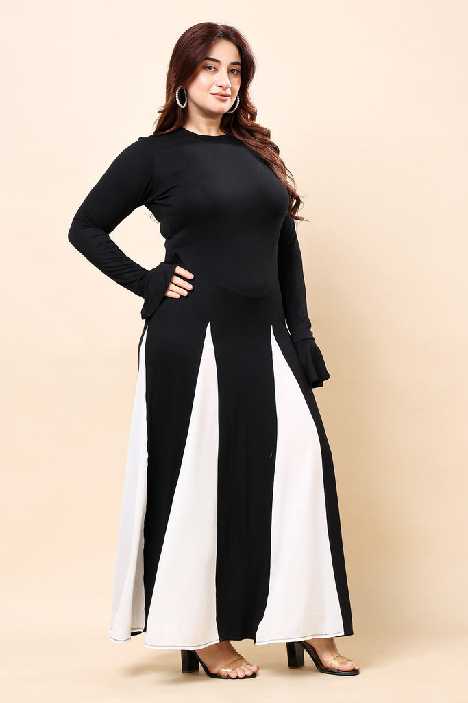 Model wearing Cotton Blended Maxi Dress with Pattern type: Solid-5