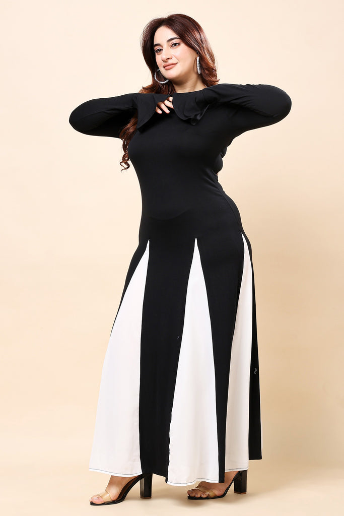 Model wearing Cotton Blended Maxi Dress with Pattern type: Solid-6