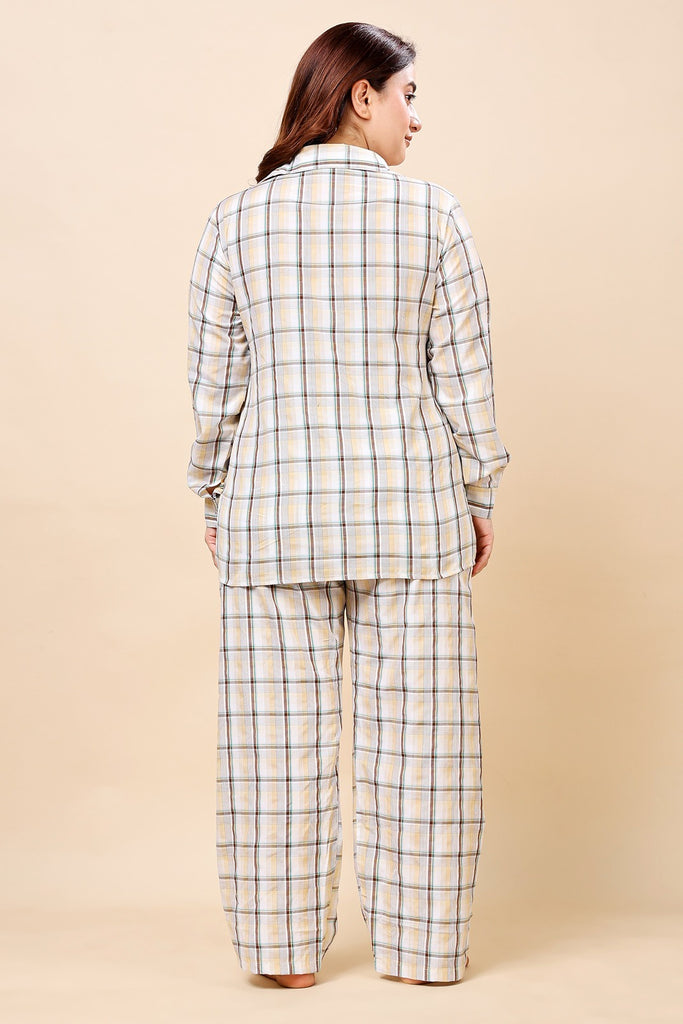 Model wearing Cotton Night Suit Set with Pattern type: Checks-3