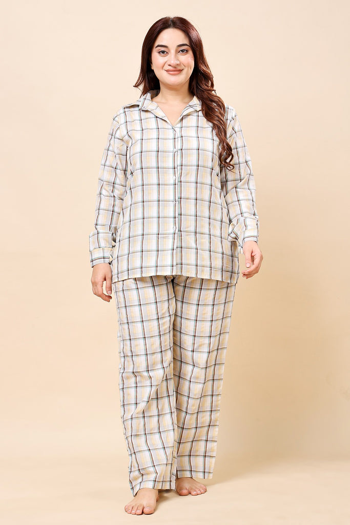 Model wearing Cotton Night Suit Set with Pattern type: Checks-4