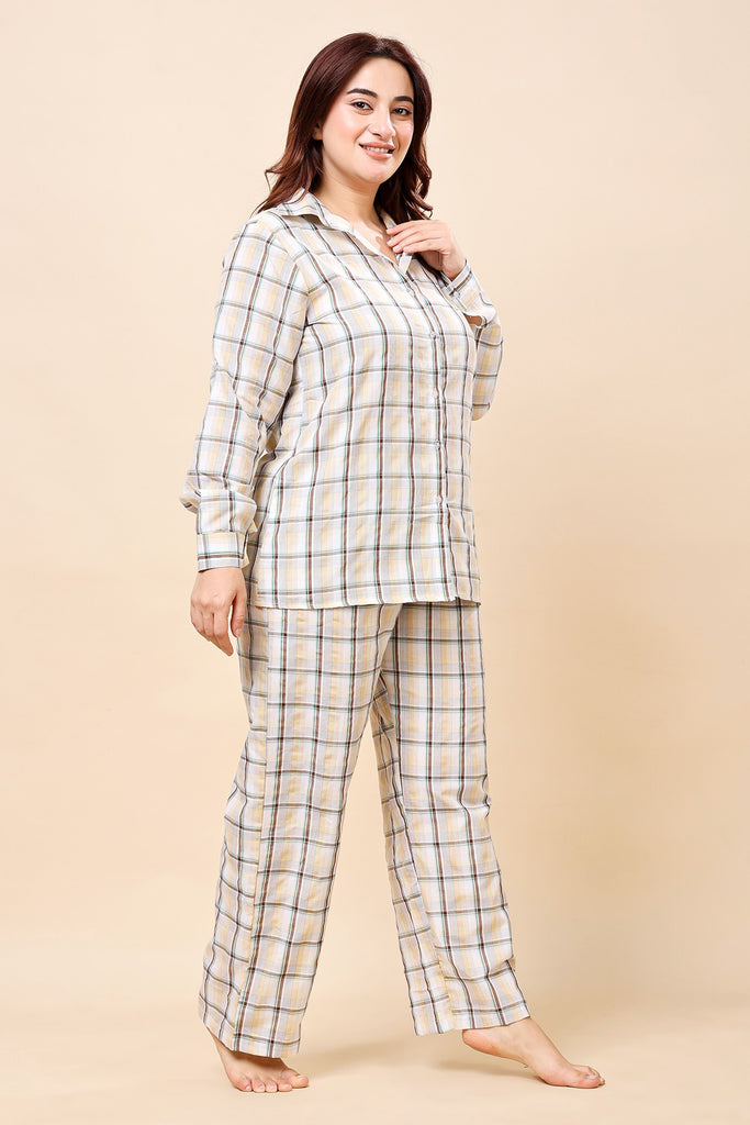 Model wearing Cotton Night Suit Set with Pattern type: Checks-5