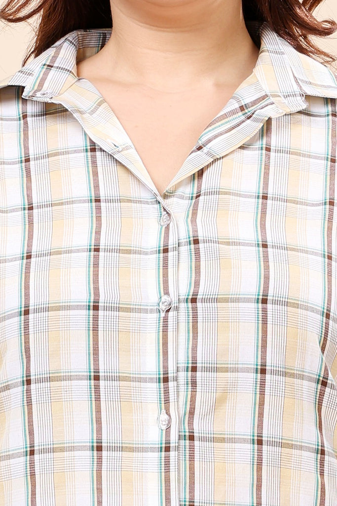 Model wearing Cotton Night Suit Set with Pattern type: Checks-7