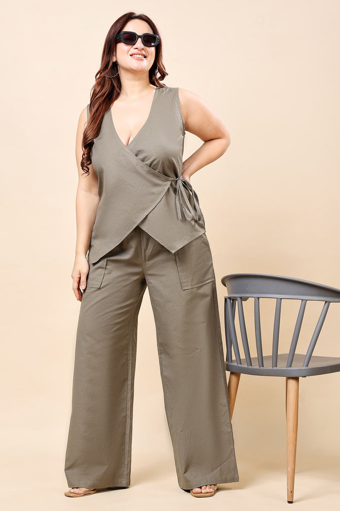 Model wearing Linen Top with Pattern type: Solid-7