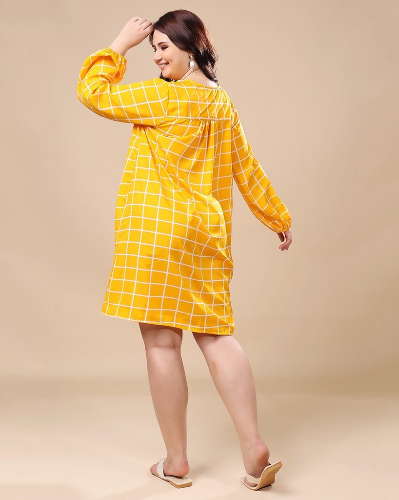 Model wearing Polyester Mini Dress with Pattern type: Checked-6