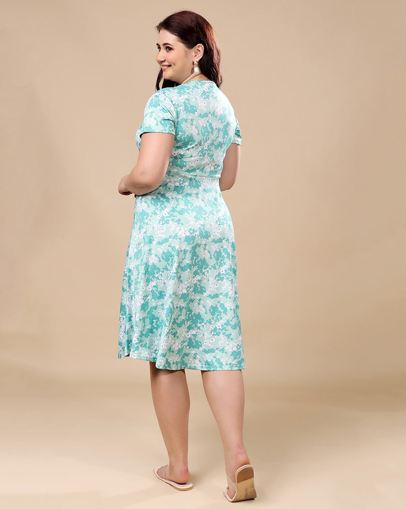 Model wearing Poly Lycra Midi Dress with Pattern type: Floral-4