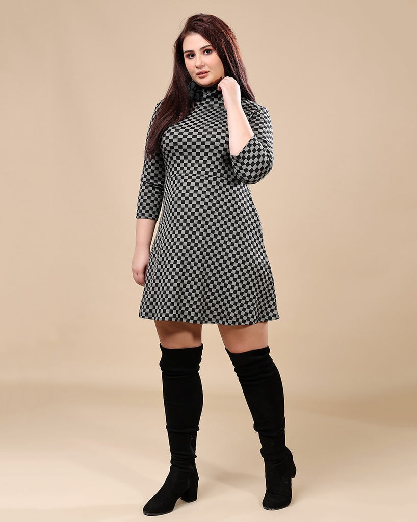 Model wearing Cotton Blended Overcoat with Pattern type: Checked-4