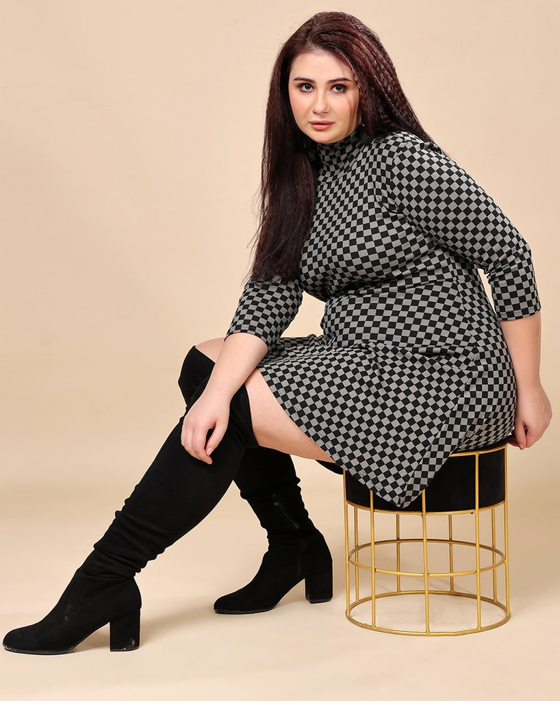 Model wearing Cotton Blended Overcoat with Pattern type: Checked-6