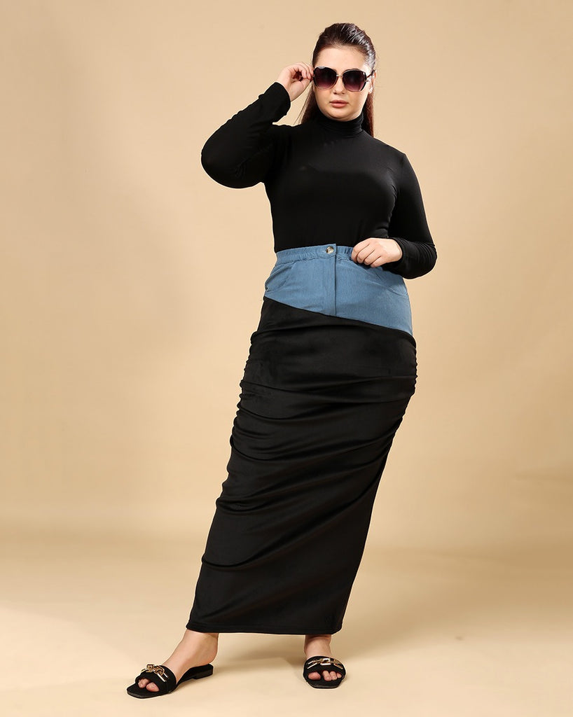 Model wearing Variegated rib Maxi Skirt with Pattern type: Solid-6