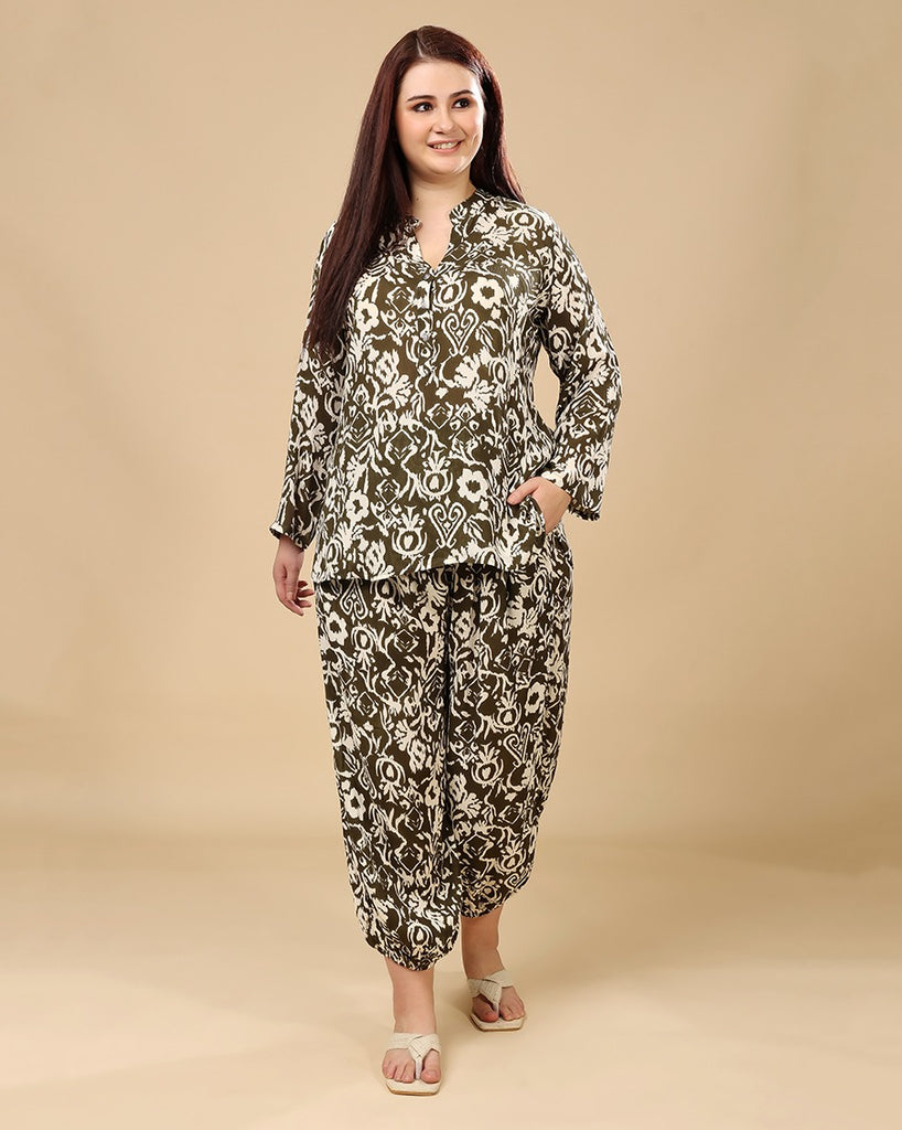 Model wearing Viscose Crepe Night Suit Set with Pattern type: Ethnic-1