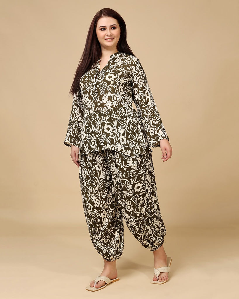 Model wearing Viscose Crepe Night Suit Set with Pattern type: Ethnic-3