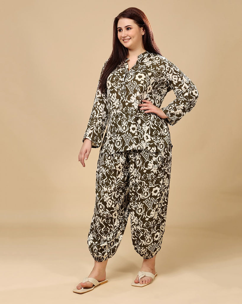 Model wearing Viscose Crepe Night Suit Set with Pattern type: Ethnic-4