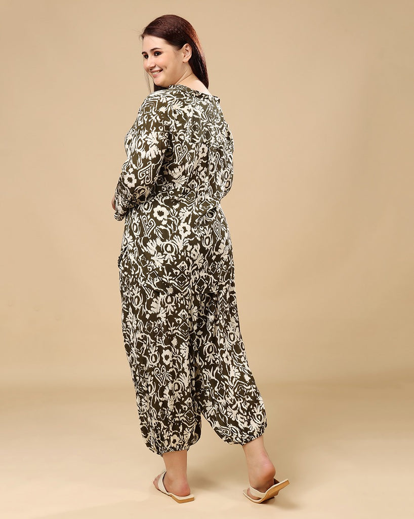 Model wearing Viscose Crepe Night Suit Set with Pattern type: Ethnic-5