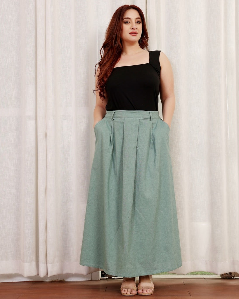 Model wearing Linen Maxi Skirt with Pattern type: Solid-9