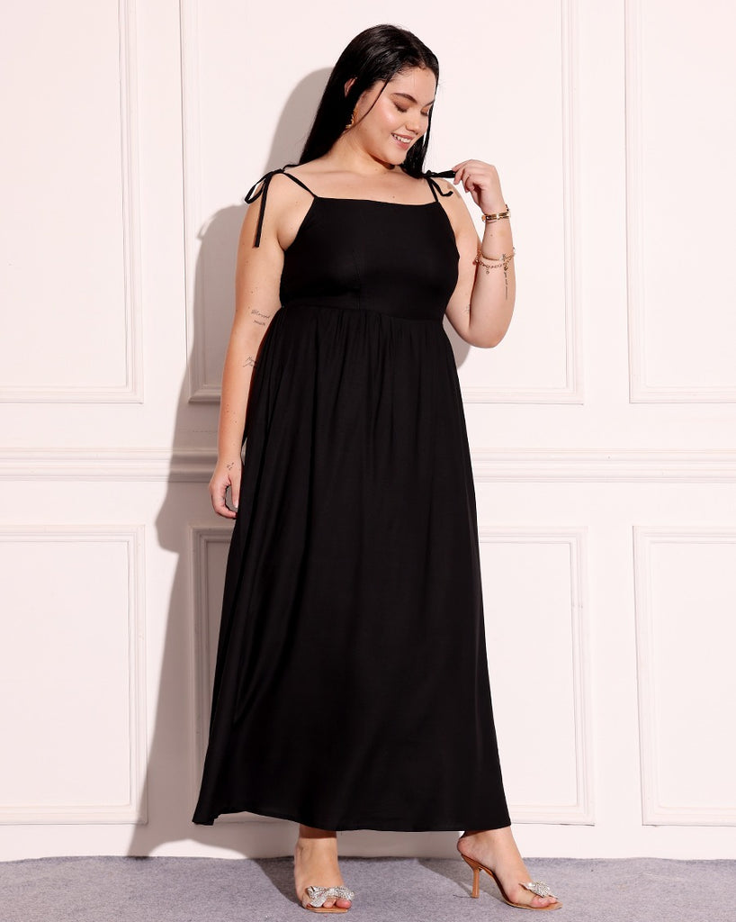 Model wearing Rayon Maxi Dress with Pattern type: Solid-4