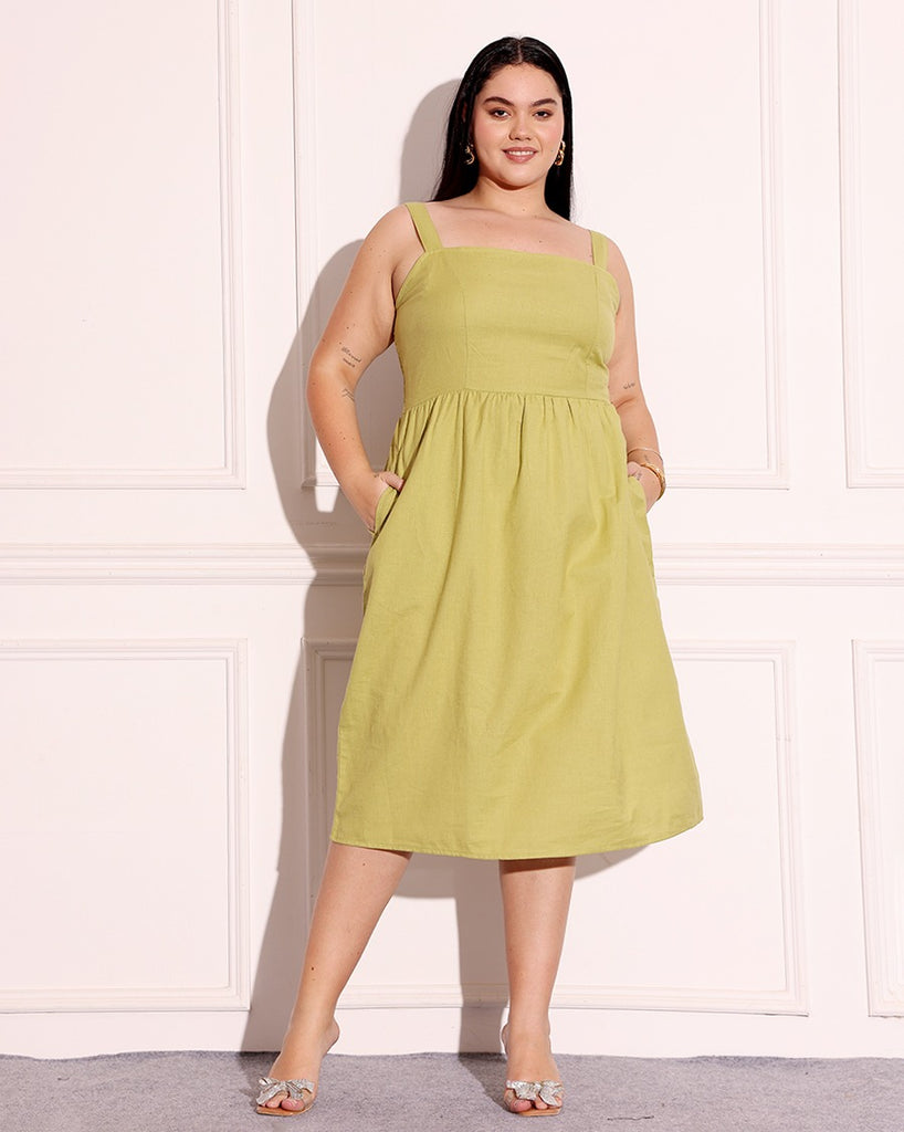 Model wearing Linen Midi Dress with Pattern type: Solid-4