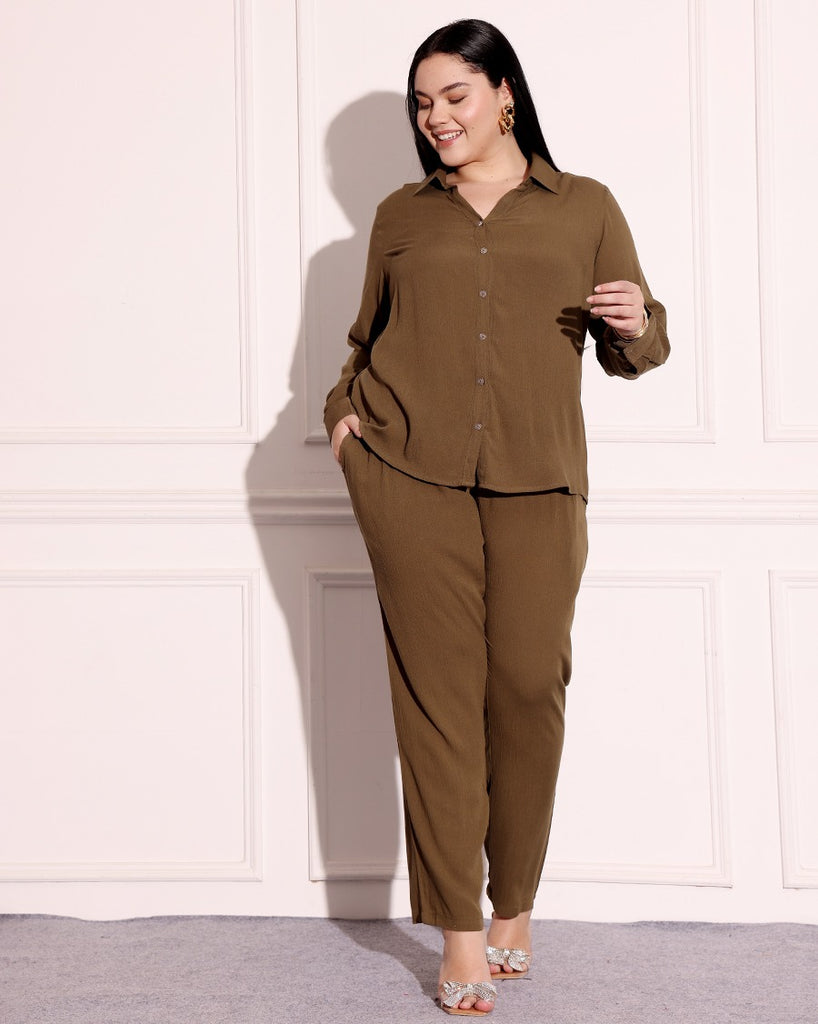Model wearing Viscose Crepe Co-ord Sets with Pattern type: Solid-3