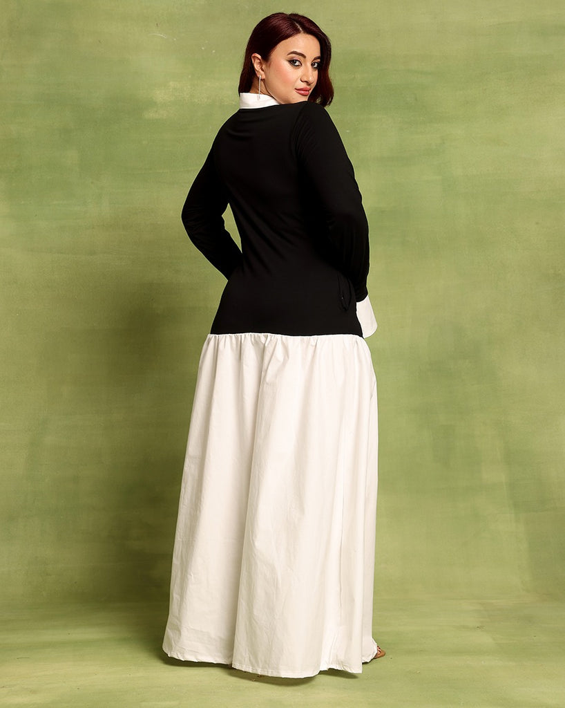 Model wearing Cotton Blended Maxi Dress with Pattern type: Solid-14