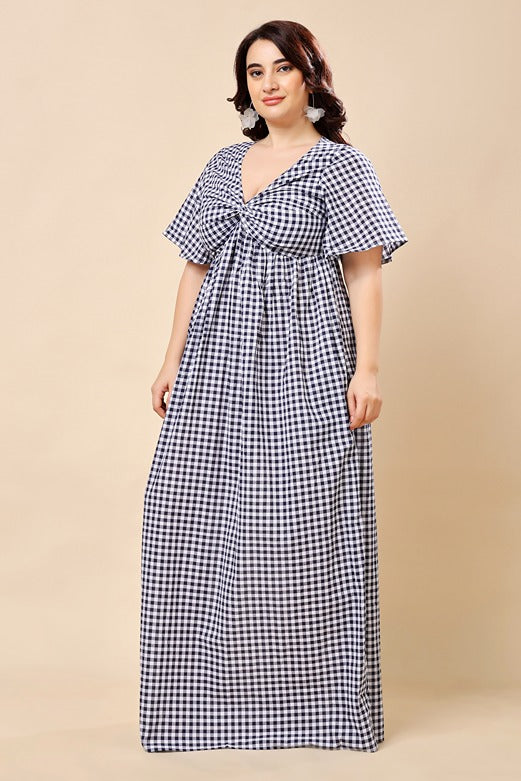 Model wearing Cotton Maxi Dress with Pattern type: Checked-3