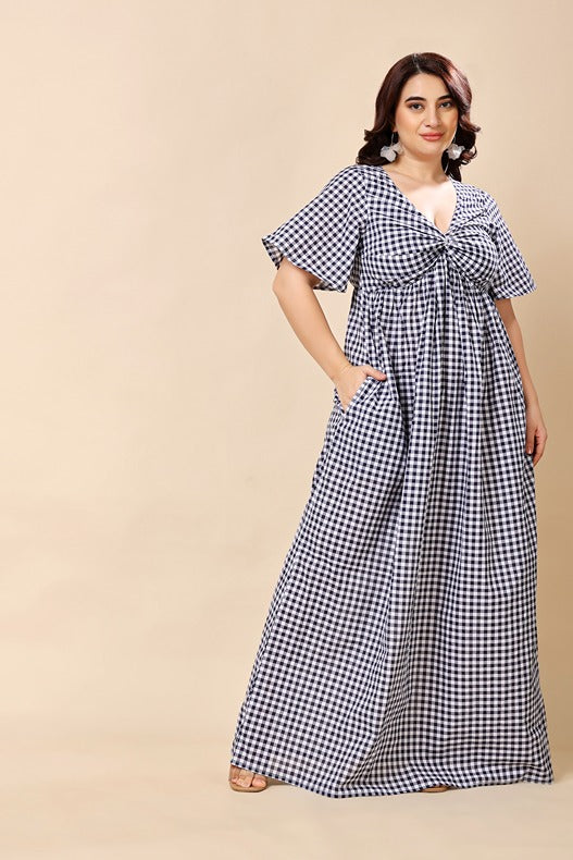 Model wearing Cotton Maxi Dress with Pattern type: Checked-5