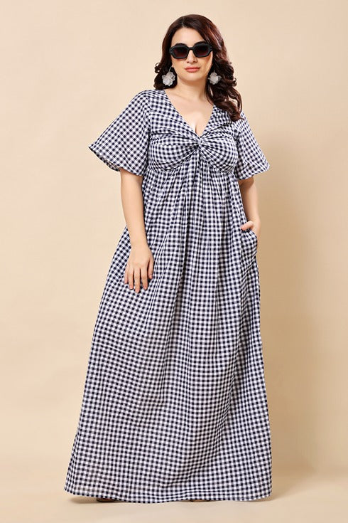 Model wearing Cotton Maxi Dress with Pattern type: Checked-7