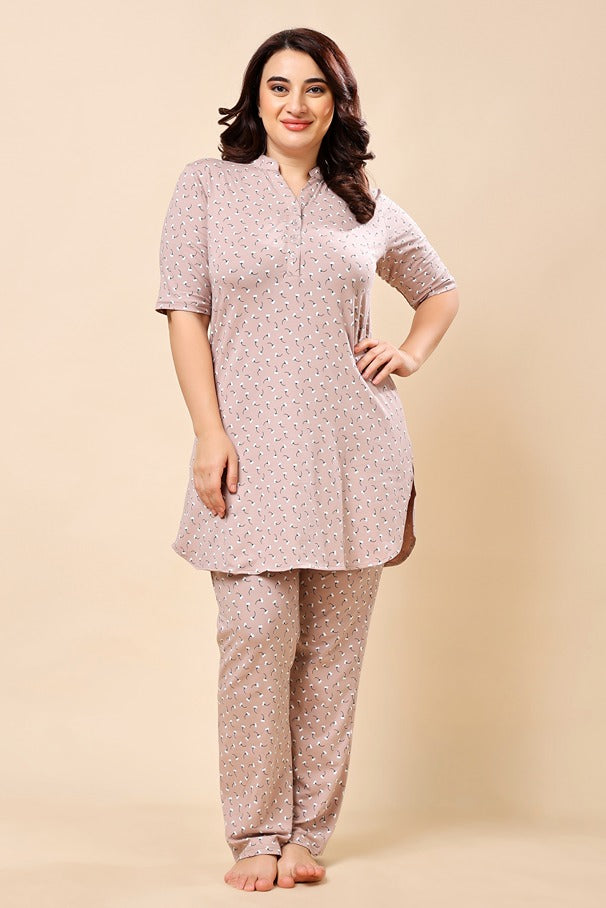 Model wearing Cotton Lycra Night Suit Set with Pattern type: Floral-4