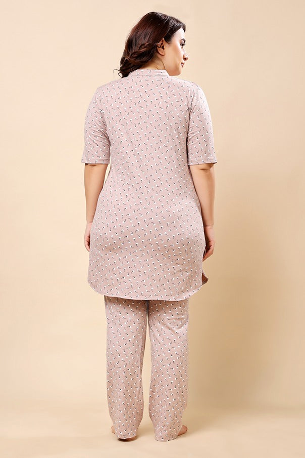 Model wearing Cotton Lycra Night Suit Set with Pattern type: Floral-8