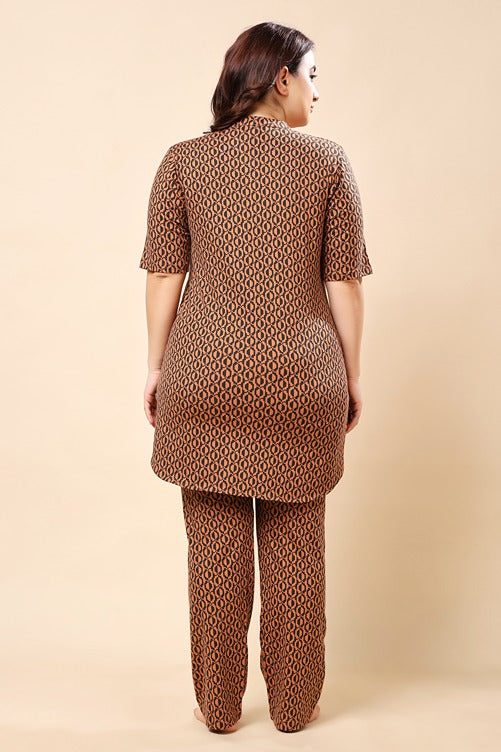 Model wearing Cotton Lycra Night Suit Set with Pattern type: Geometric -5