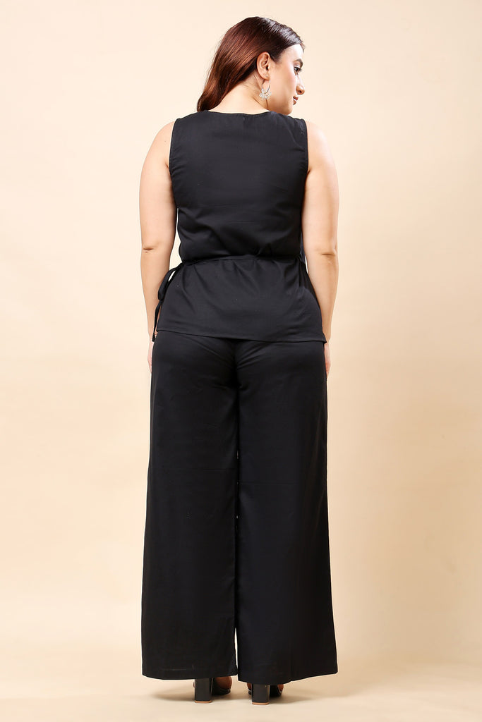 Model wearing Linen Top with Pattern type: Solid-6