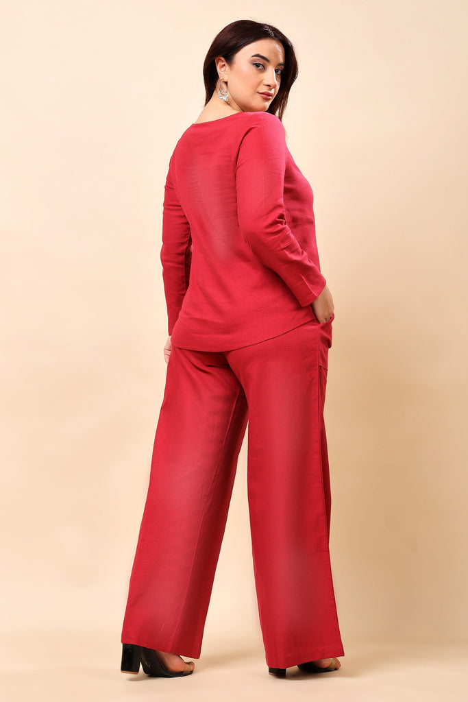 Model wearing Linen Top with Pattern type: Solid-27