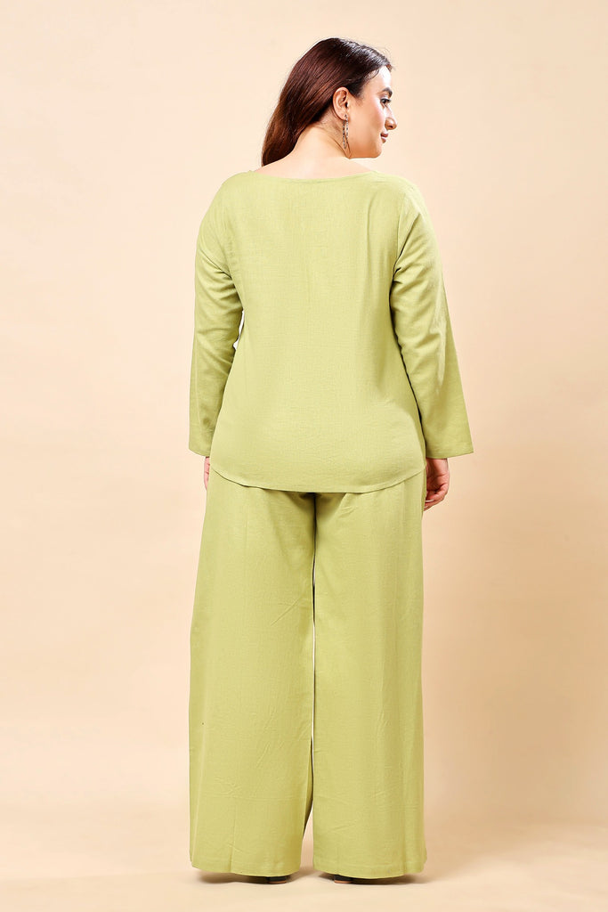 Model wearing Linen Co-ord Set with Pattern type: Solid-48