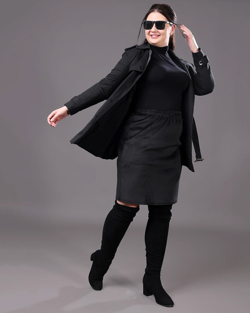 Model wearing Cotton Poplin Overcoat with Pattern type: Solid-12