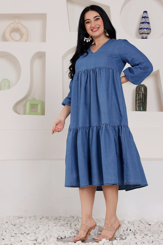 Model wearing Denim Midi Dress with Pattern type: Solid-4