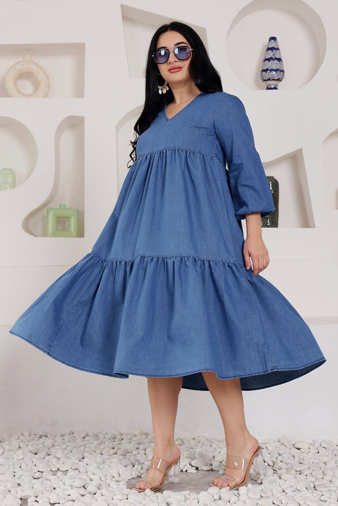 Model wearing Denim Midi Dress with Pattern type: Solid-6