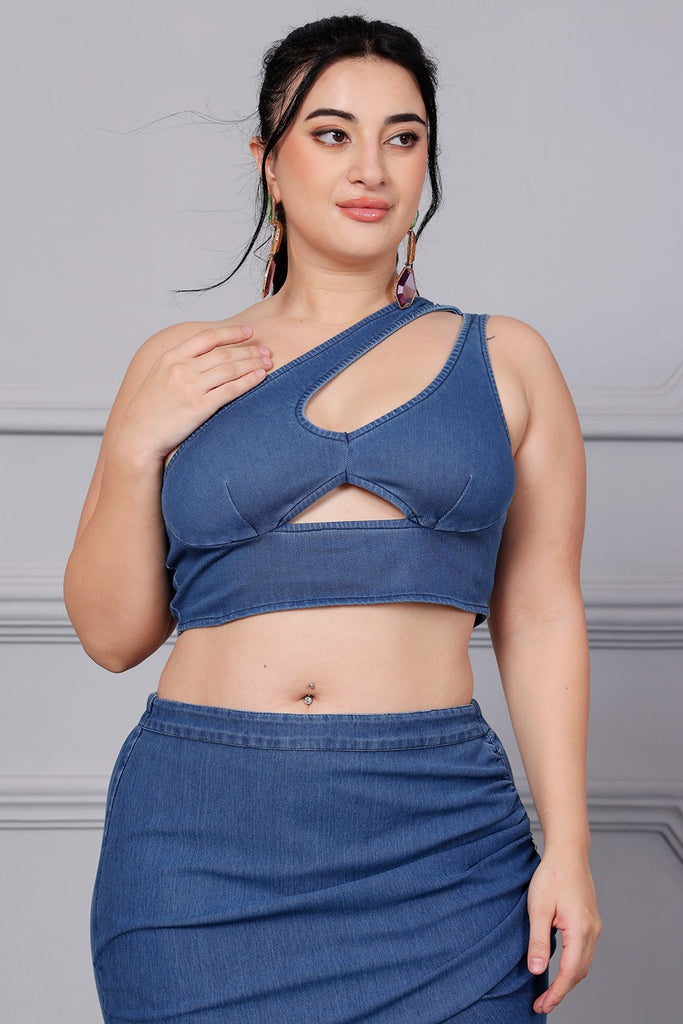 Model wearing Denim Crop Top with Pattern type: Solid-3