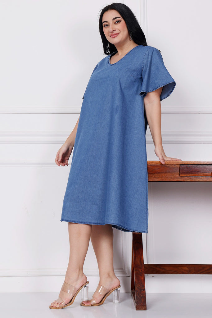 Model wearing Denim Midi Dress with Pattern type: Solid-3