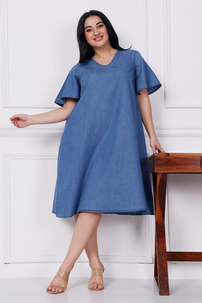 Model wearing Denim Midi Dress with Pattern type: Solid-5